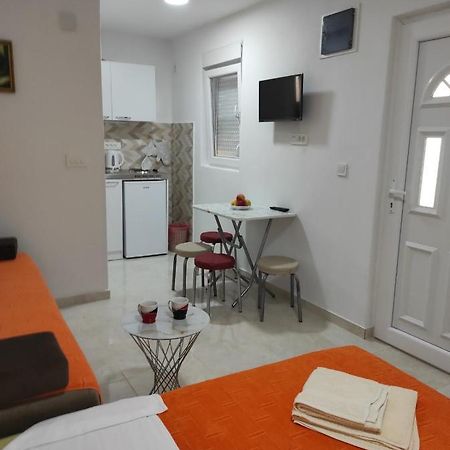 Apartmani Ceca 012 苏托莫雷 外观 照片